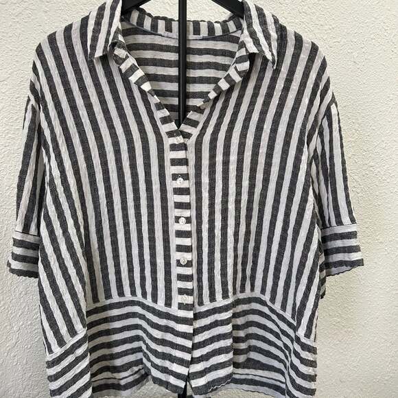 Jane & Delancey Tops - Jane & Delancey Black and White Striped Collared Button-Up Top Size XL